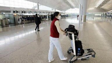 Pustki na lotnisku w Hong Kongu