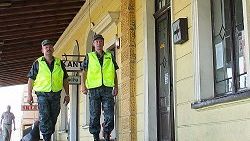 Funkcjonariusze Służby Ochrony Kolei