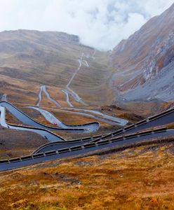 Przełęcz Stelvio - najbardziej kręta droga Europy