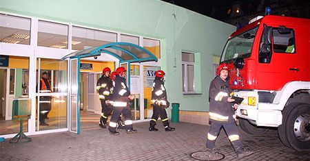 Noworodek uwięziony w windzie