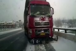 #dziejesiewmoto [281]: uciekł śmierci, pościg za traktorem i ciężarówką w dom