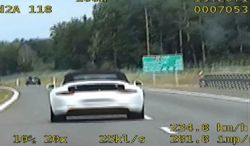 #dziejesiewmoto [398]: szybka jazda porsche, agresja na drodze i podróże z Teslą