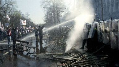 Demonstranci pod kancelarią premiera