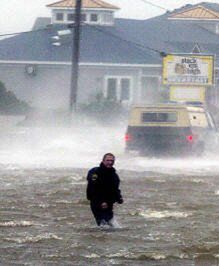 Isabel: 3 osoby zabite, 2 mln ludzi bez prądu