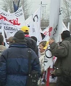 Zobacz jak kolejarze protestowali na torach