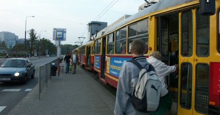 Komiksy w tramwajach zachęcają do życzliwości