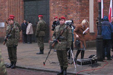 Młodzi Polacy chcą robić karierę w armii zawodowej