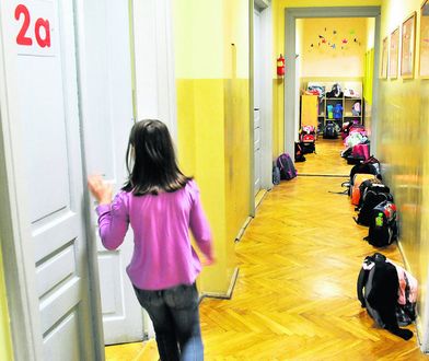 Sekretarka ukradła uczniom 129 tys. zł - chciała umrzeć