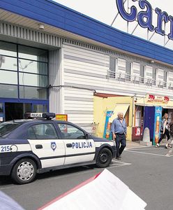 Klienci z termometrami kontrolują markety - wzywają sanepid