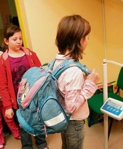 Ile kilogramów dźwiga na plecach twoje dziecko?