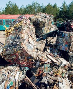 Będą prasować porzucone samochody na koszt właścicieli