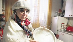 Bez wody z grzybem na ścianach. Kto pomoże 85-latce?