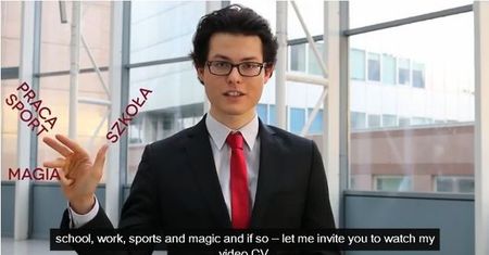 Opublikował wideo CV. Dlaczego teraz śmieją się z niego internauci? (WIDEO)
