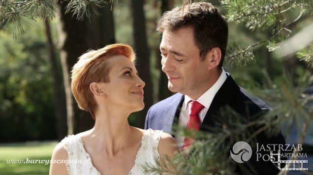 Barwy szczęścia odcinek 1376, ślub Marty Walwskiej (Katarzyna Zielińska) i Artura Chowańskiego (Jacek Rozenek)