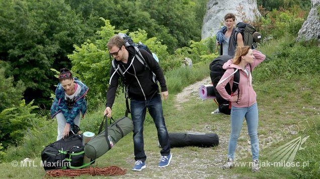 M jak miłość odcinek 1164, Iza Lewińska (Adriana Kalska), Marcin Chodakowski (Mikołaj Roznerski), Wojtek (Mateusz Janicki), Ola (Anna Lipińska)