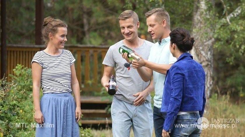 M jak miłość odcinek 1179, Ala (Olga Frycz), Kinga (Katarzyna Cichopek), Piotrek (Marcin Mroczek), Paweł (Rafał Mroczek)