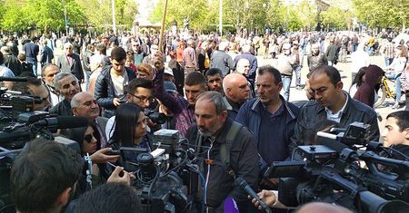 Armenia: Przywódca opozycji nie został premierem.