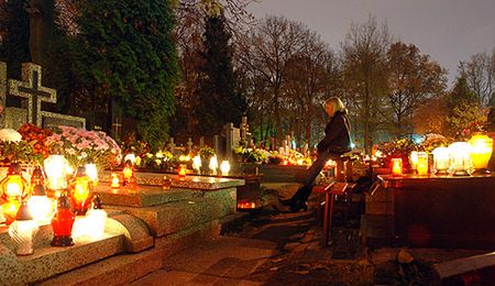 Nie tylko katolicy odwiedzą groby bliskich