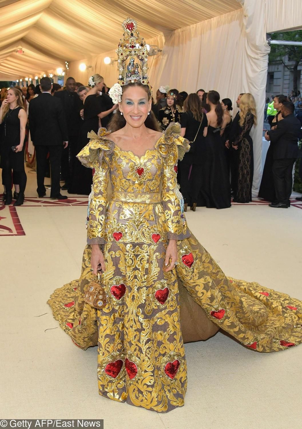 Sarah Jessica Parker, kreacja: Dolce & Gabbana Alta Moda – MET Gala 2018