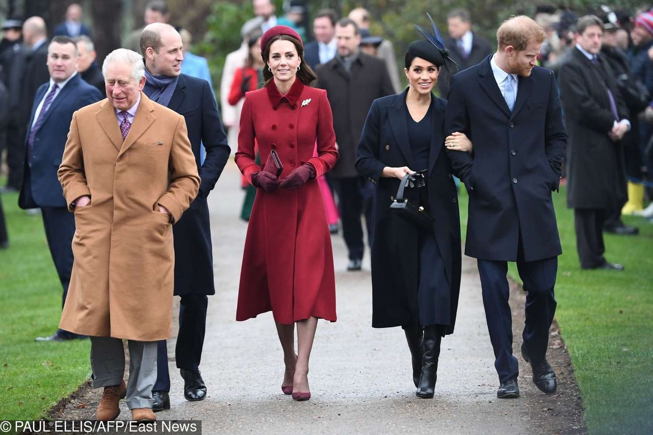 Rodzina królewska na mszy świątecznej w Norfolk. Księżna Kate, Meghan Markle, książę Karol, książę William i książę Harry