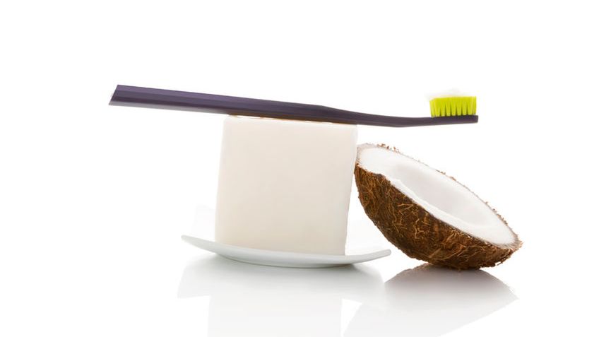 Olej kokosowy zapobiega próchnicy 