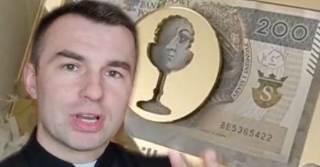 Dwusetka w hostii. Znany ksiądz nie gryzł się w język