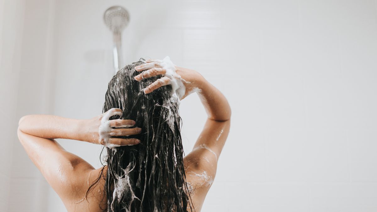 Skład szamponu wpływa na kondycję włosów i skóry głowy.