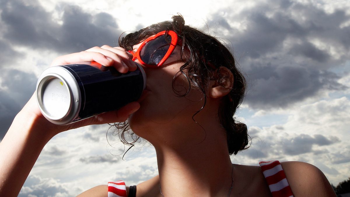 Nigdy nie pij na słońcu. Może skończyć się tragicznie