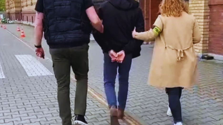 Miał brać łapówki od rodziców chorych dzieci. Ruszył proces laryngologa z Poznania