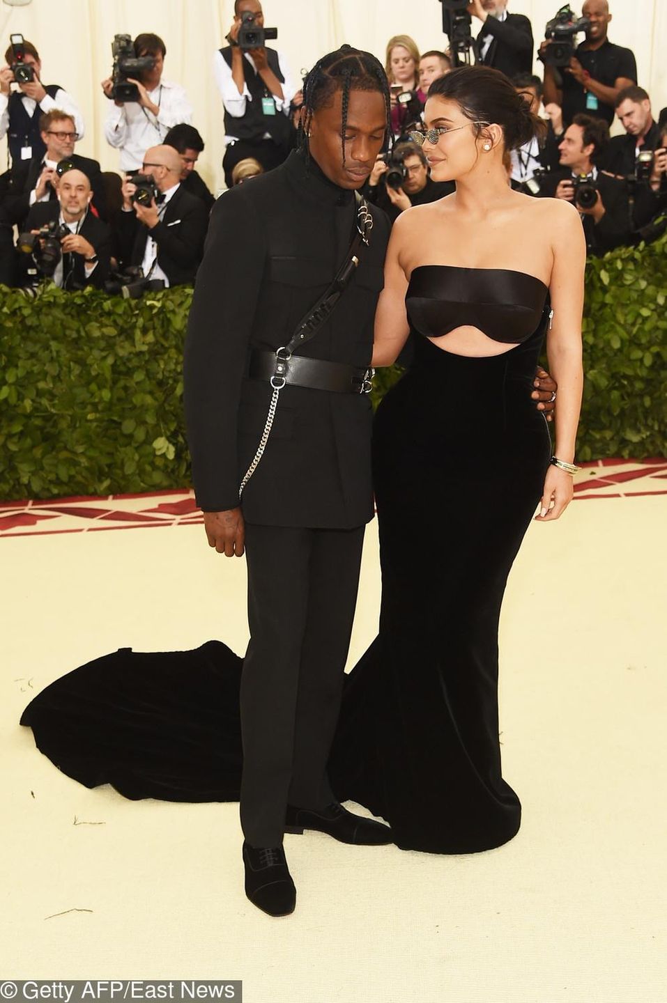 Travis Scott i Kylie Jenner w kreacji: Alexander Wang – MET Gala 2018