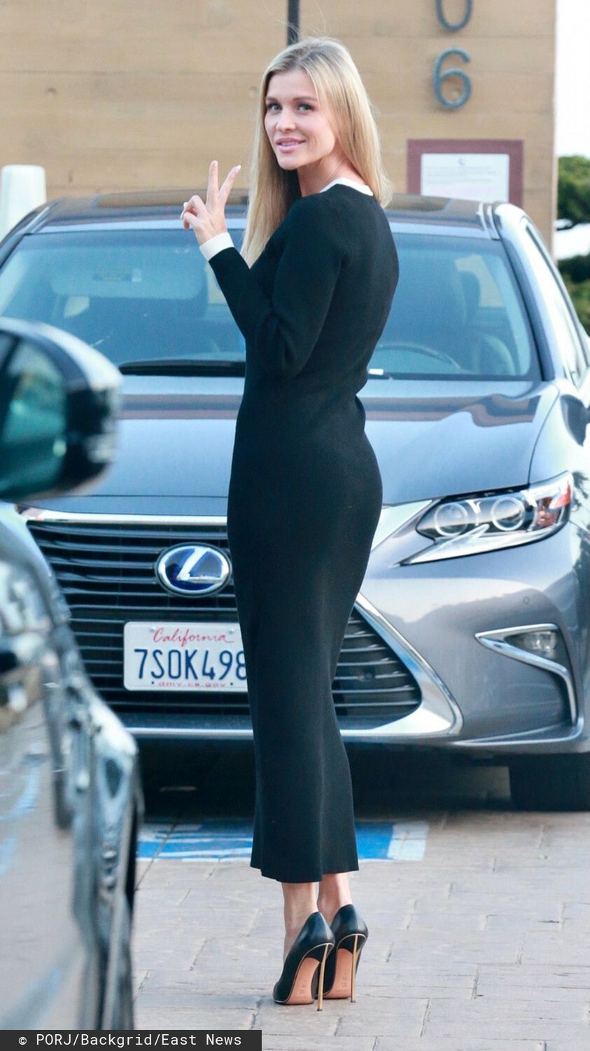 Joanna Krupa w czarnej sukience