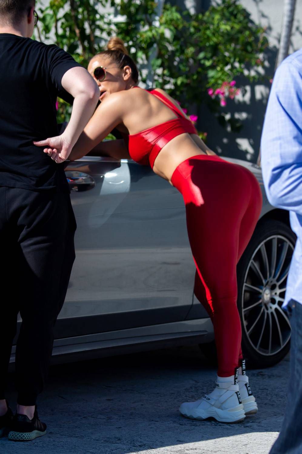 Jennifer Lopez w czerwonym kostiumie