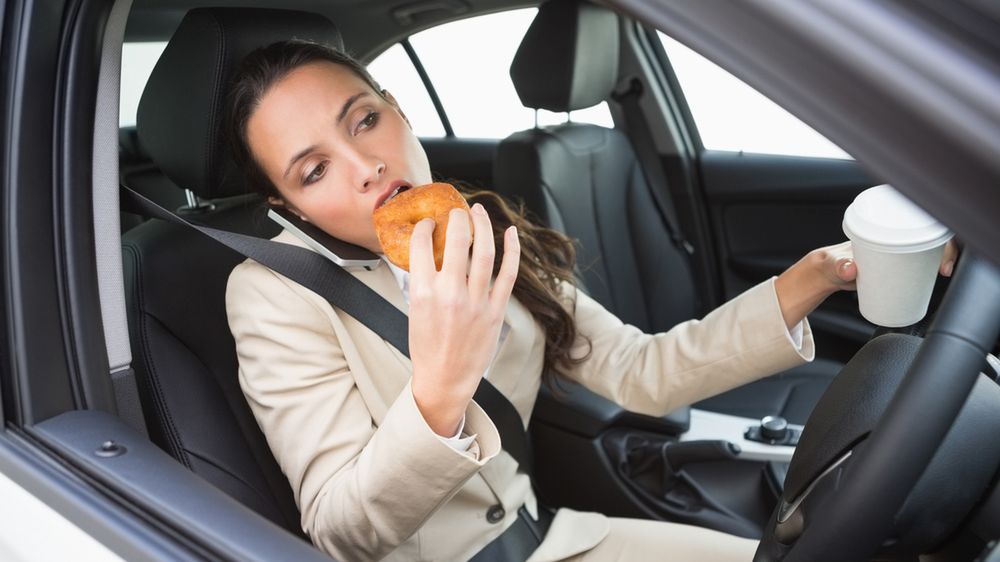 Jesz w biegu? Przygotuj się na dodatkowe kilogramy!