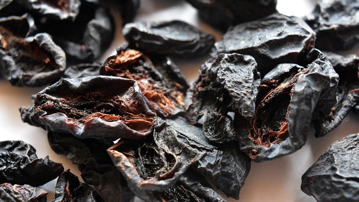 Zamiast po batonika, sięgnij po suszoną śliwkę. Twój organizm ci podziękuje.