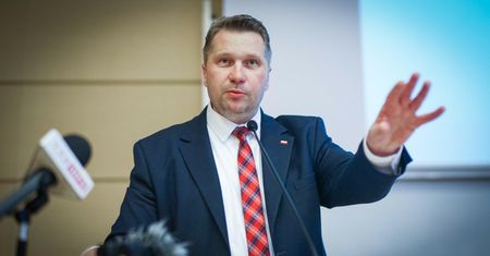 Kontrowersje wokół egzaminu 8-klasisty. Czarnek zapowiada analizę