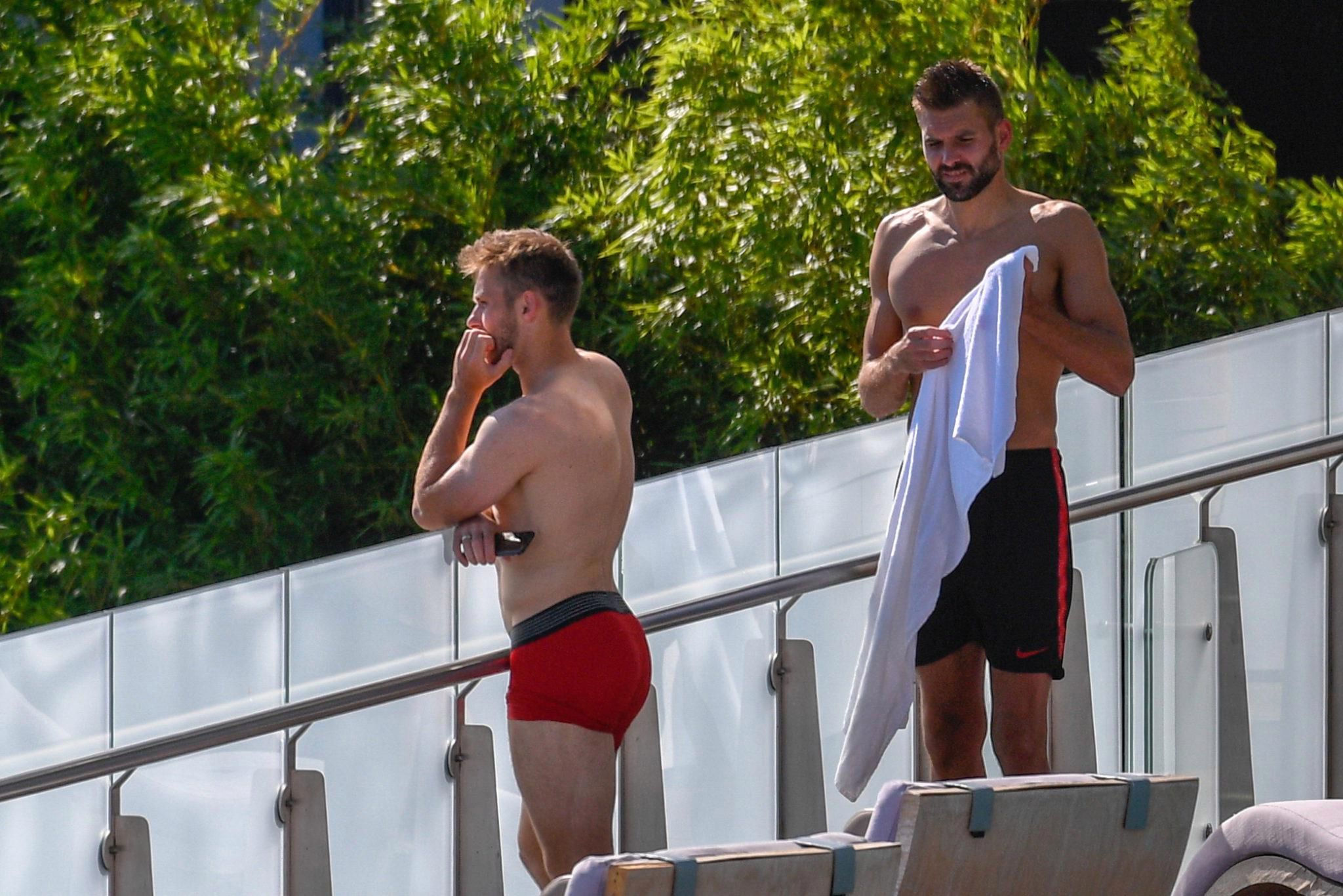 Maciej Rybus i Bartosz Białkowski relaksują się przed meczem Polska-Kolumbia (Mundial 2018)