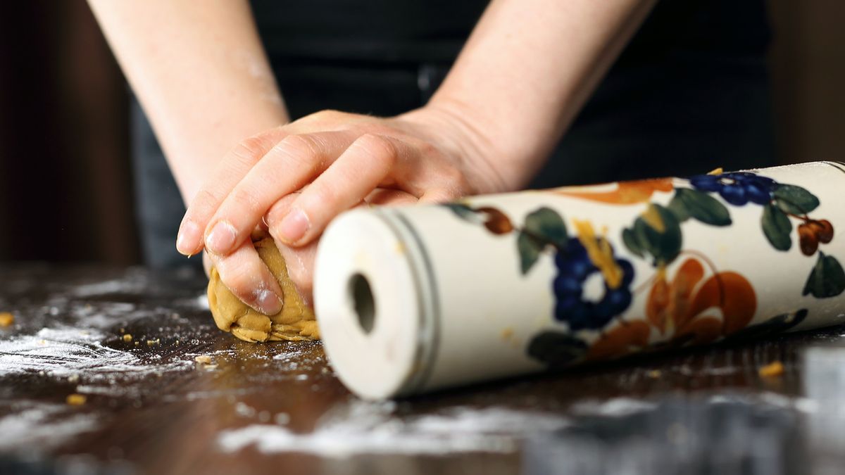 Zakalec to niedopieczone ciasto.