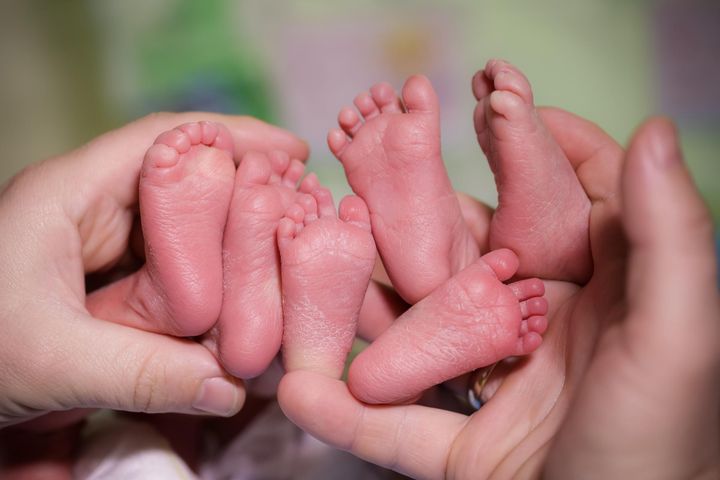 Porody naturalne trojaczków należą do rzadkości 
