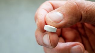 Jedni brali statyny, drudzy nie. Po 10 latach dokładnie ich zbadano