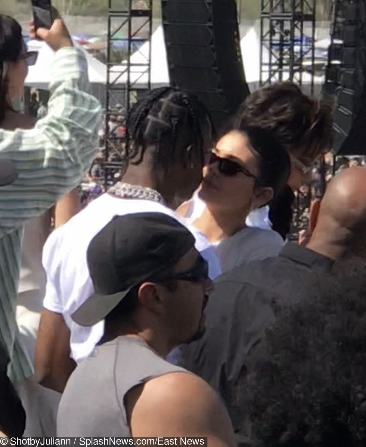 Kylie Jenner i Travis Scott całują się