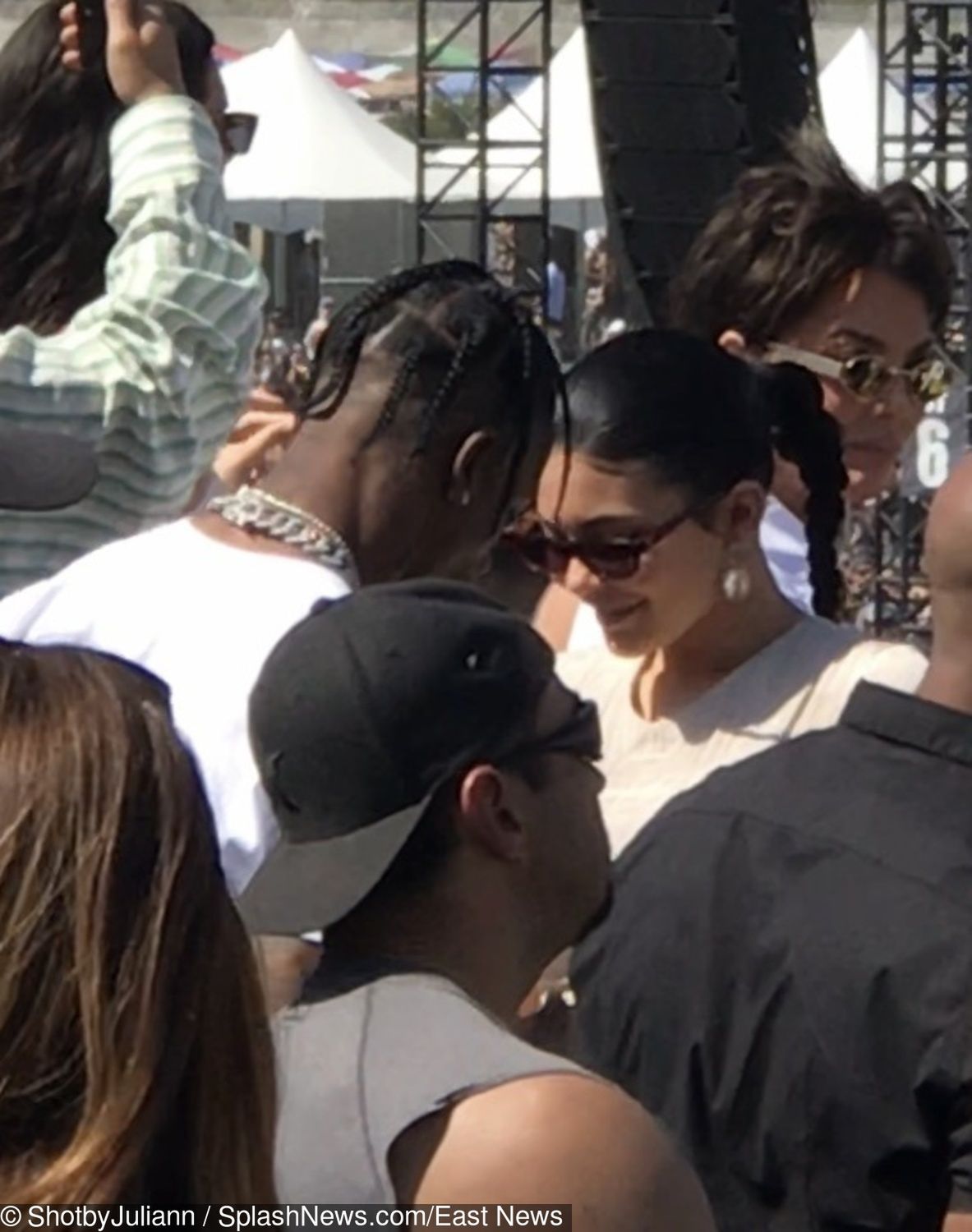 Kylie Jenner i Travis Scott – namiętne pocałunki