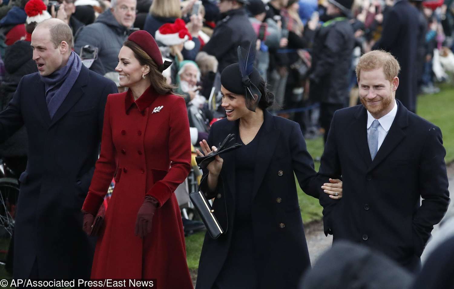 Msza świąteczna w rodzinie królewskiej: Kate i William oraz Meghan i Harry