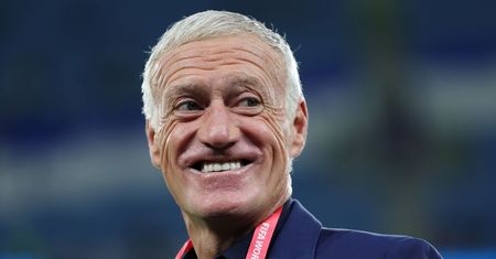 Trener reprezentacji Francji Didier Deschamps przeszedł ten zabieg. Miał kosztować fortunę