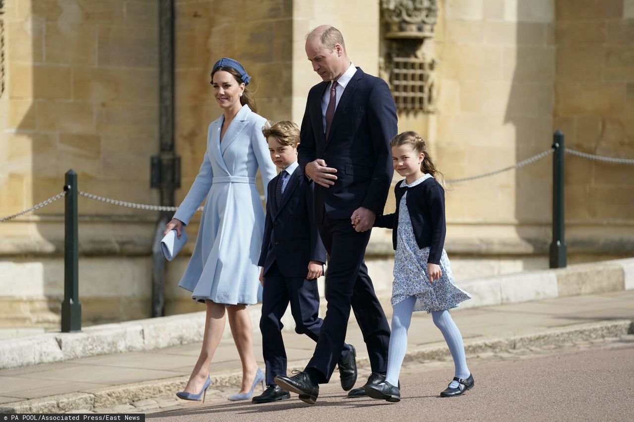 Kate i William z dziećmi na mszy wielkanocnej | fot. East News