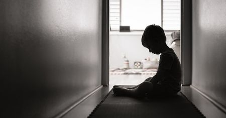 "Córka płakała, jak tylko widziała żłobek". Opiekunki i dyrektorka zwolnione z pracy