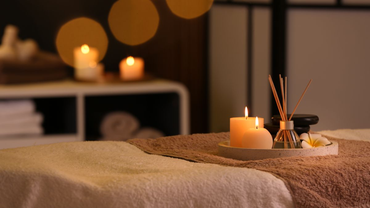 Łóżka i narzędzia nefrytowe do masażu stosuje zarówno gabinetach kosmetycznych i SPA, jak i w domu.