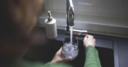 Zakazali fluoryzacji wody w Utah. Stomatolodzy o możliwych konsekwencjach