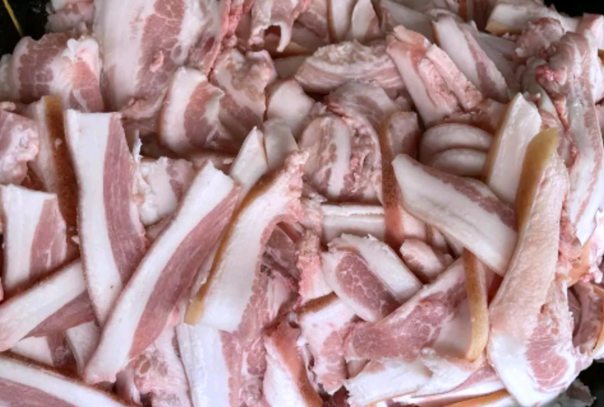 Przetworzone mięso zawiera dużo soli