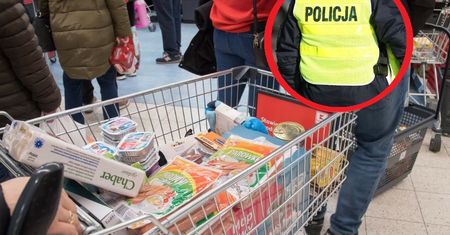 Klientów zaniepokoiło zachowanie matki w sklepie. Wezwali policję