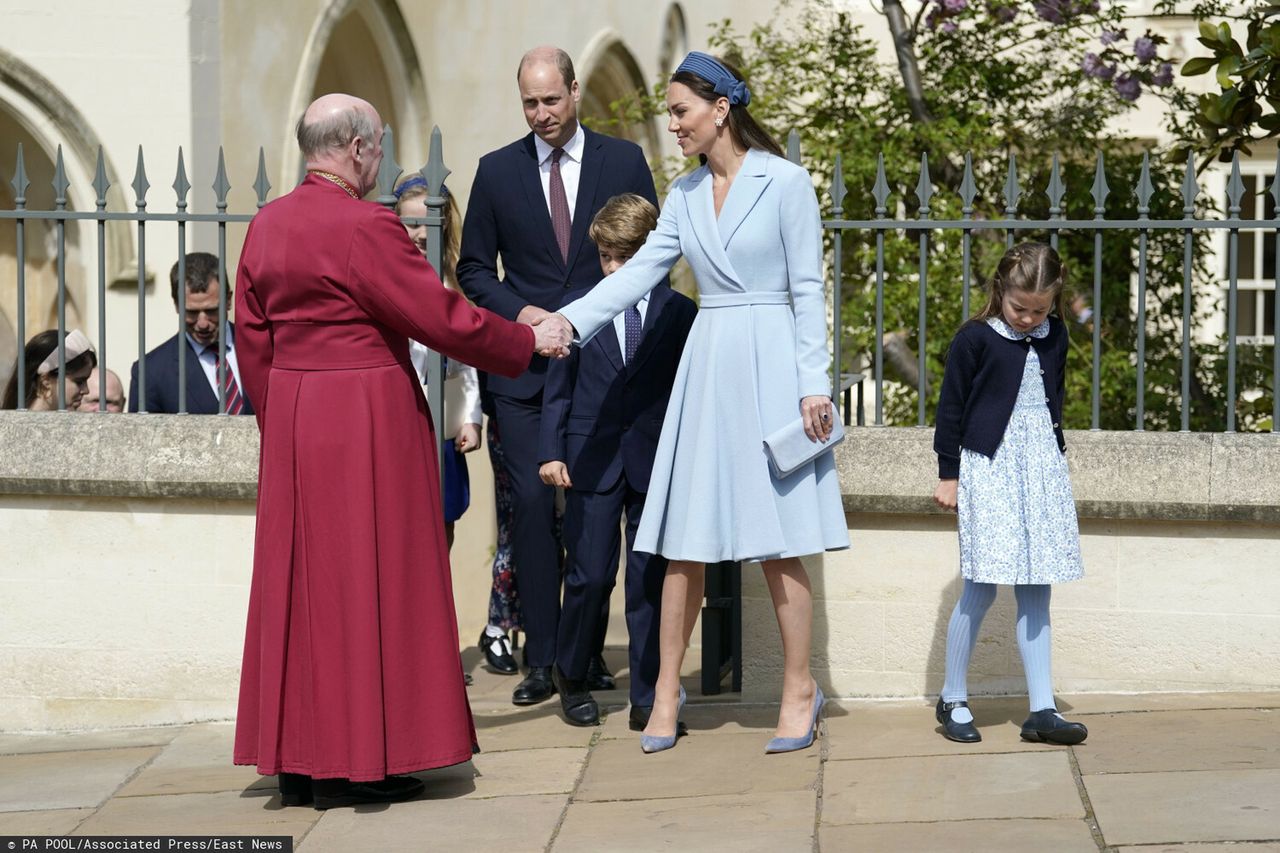 Kate i William z dziećmi na mszy wielkanocnej | fot. East News
